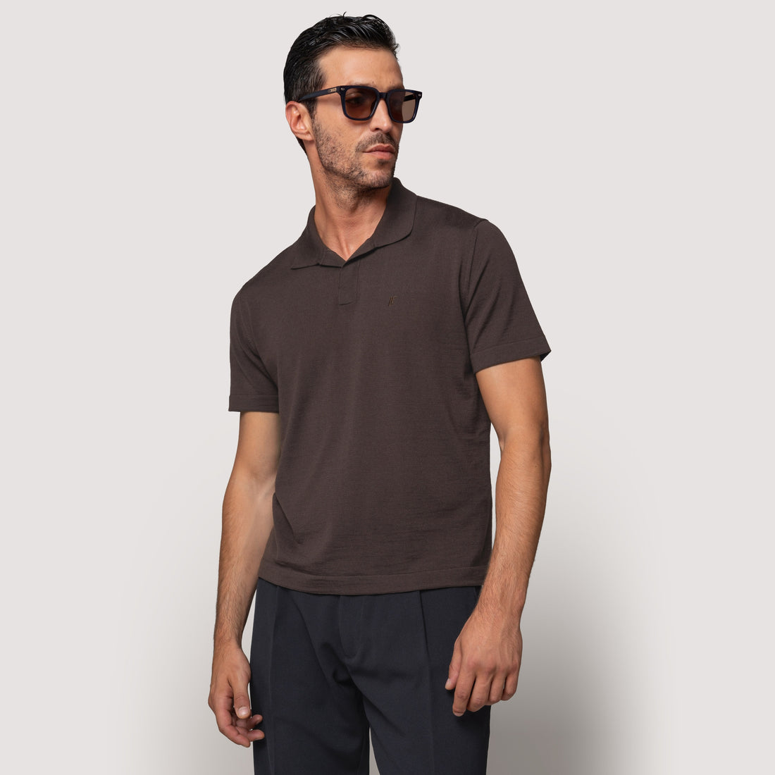 KNITTED POLO ESPRESSO IN EXTRAFINE MERINO WOOL - MKN011B FW01 889 : LF Luìs Figo