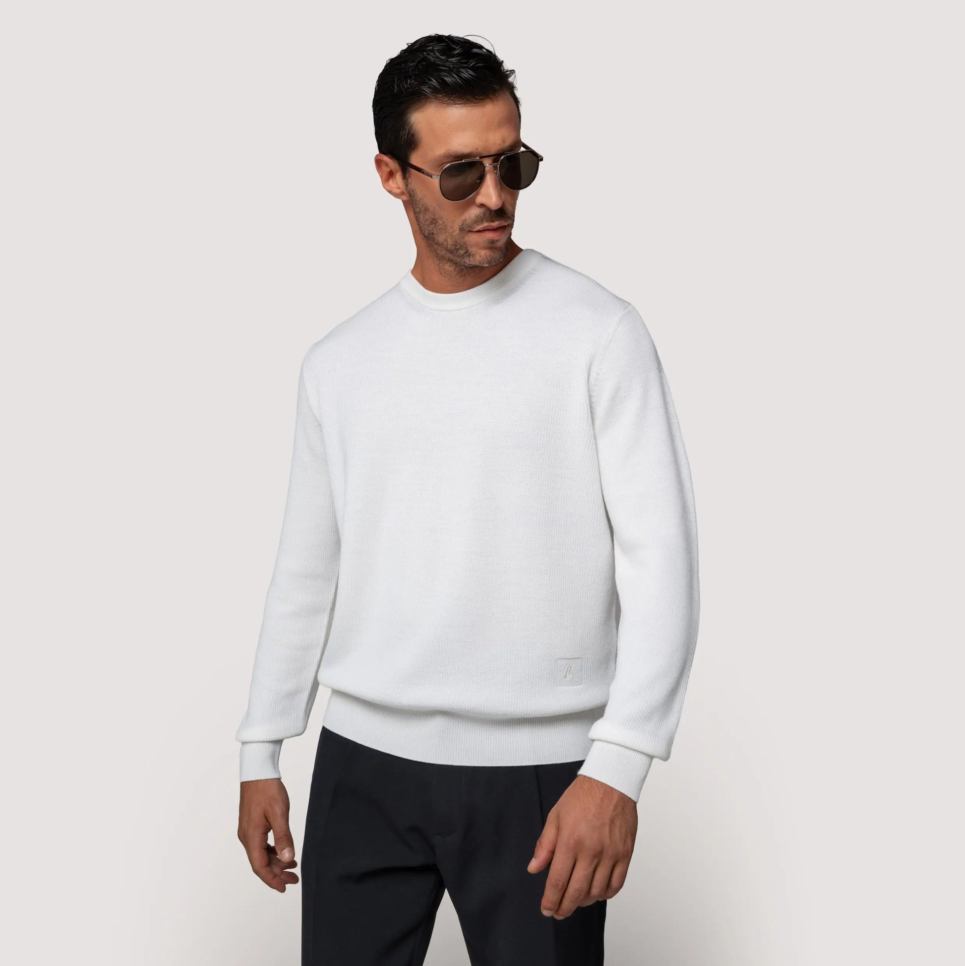 CREW NECK KNITTED SWEATER ESPRESSO IN EXTRAFINE MERINO WOOL - MKN021B FW01 889 : LF Luìs Figo