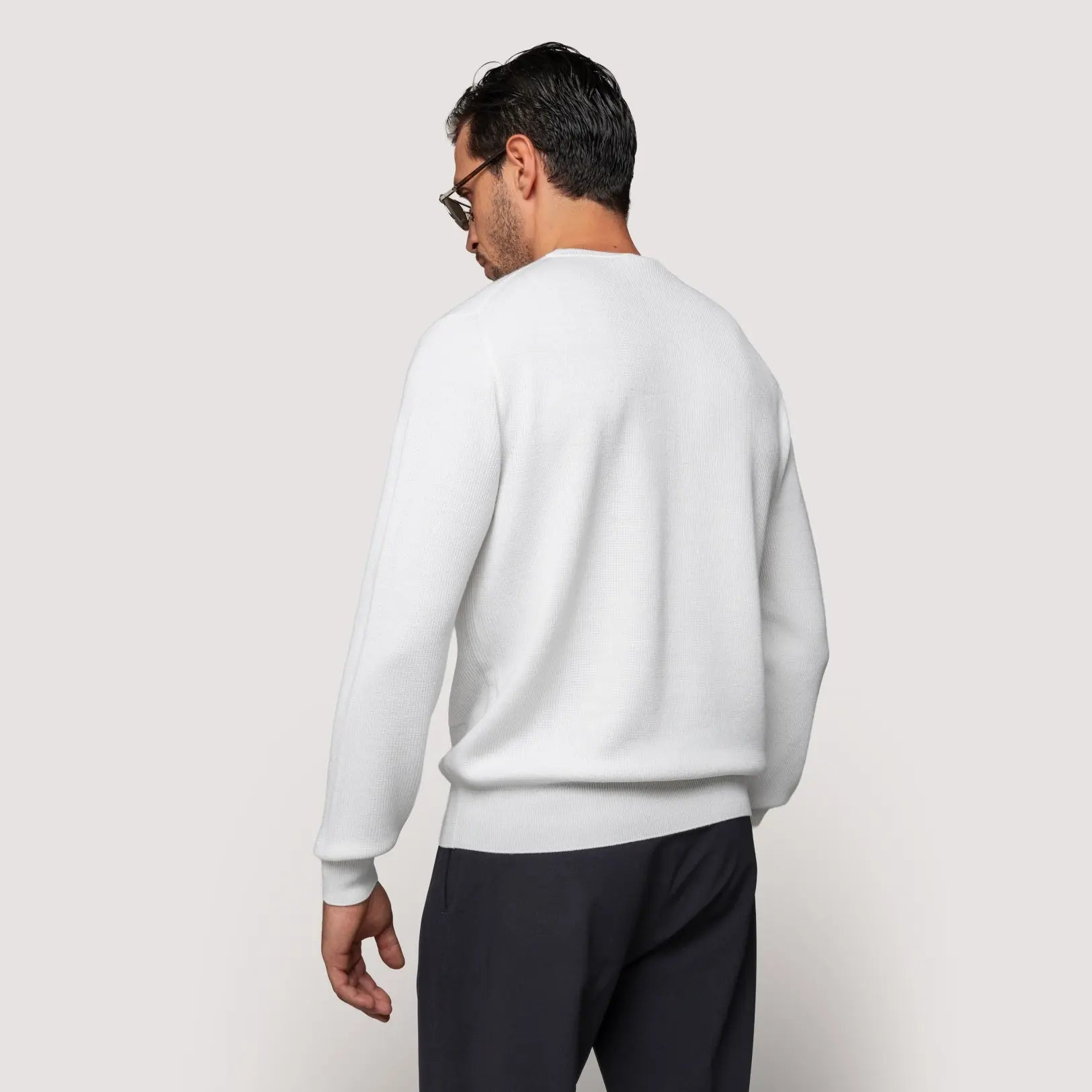 CREW NECK KNITTED SWEATER ESPRESSO IN EXTRAFINE MERINO WOOL - MKN021B FW01 889 : LF Luìs Figo